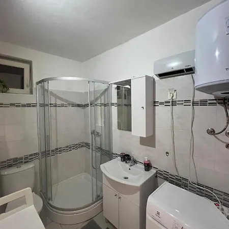 Daire Lokvice Murter