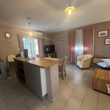 Apartment Lokvice Murter