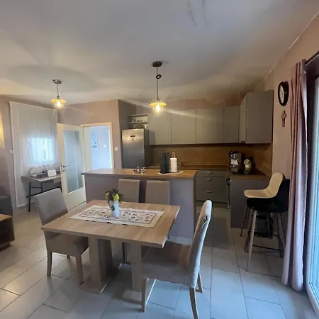 Lokvice Apartment Murter